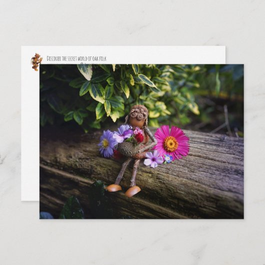 Acorn elf Mädchen mit Blume Postkarte (Vorne/Hinten)