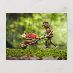 Acorn elf Mädchen mit Erdbeeren Postkarte