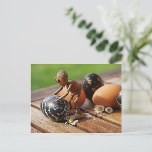 Acorn Elf mit Ostereiern Ostern Postkarte (Stehend Vorderseite)