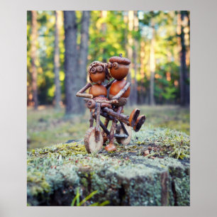 Acorn elf mit seinem Mädchen auf dem Fahrradposter Poster