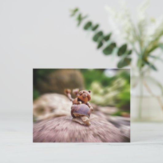 Acorn elf Reiten auf der Schnecke Postkarte (Stehend Vorderseite)