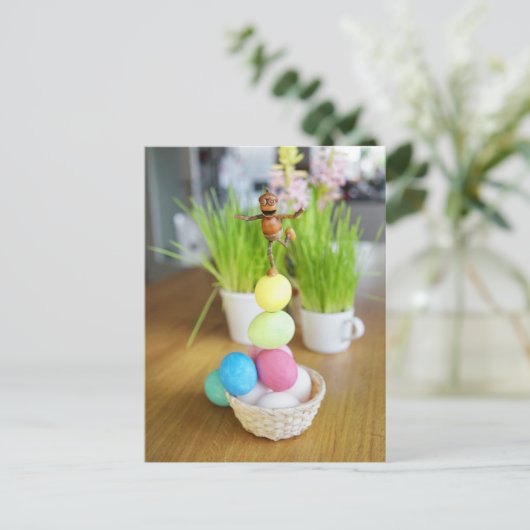 Acorn Elfen mit Ostereiern Ostern Postkarte (Stehend Vorderseite)