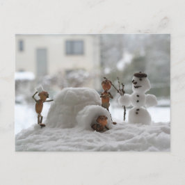 Acorn-Elfen spielen mit der Schnee-Winter-Postkart Postkarte