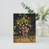 Acornelfen küssen unter dem Weihnachtsgeschenk des Postkarte (Stehend Vorderseite)