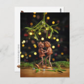Acornelfen küssen unter dem Weihnachtsgeschenk des Postkarte (Vorne/Hinten)