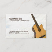Acoustic Gitarre stehend im Sand Visitenkarte (Rückseite)
