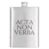 Acta Non Verba Flachmann (Vorderseite)