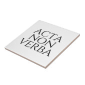 Acta Non Verba Fliese (Seite)