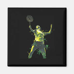 Actiongeladene Frau spielt Badminton Magnet