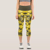 Activate My Heart Pattern Capri Leggings (Vorderseite)