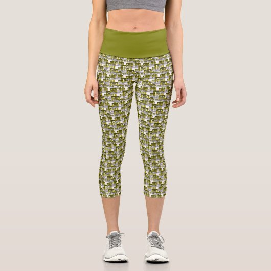 Activate My Heart Pattern Silver Capri Leggings (Vorderseite)