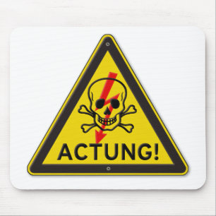 Actung giftiger Totenkopf mit gekreuzter Mousepad