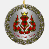 Adair Clan Badge & Tartan Thistle Personalized Keramik Ornament (Hinten)