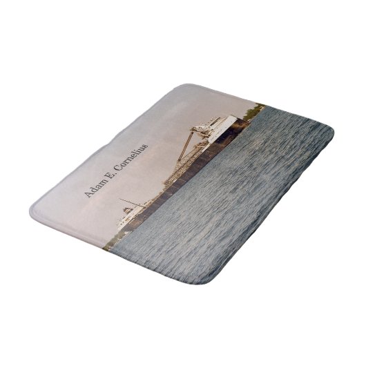 Adam E. Cornelius Badematte (Schrägansicht)