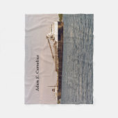 Adam E. Cornelius decket Fleecedecke (Vorderseite)