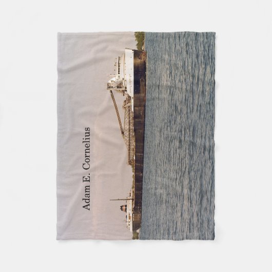 Adam E. Cornelius decket Fleecedecke (Vorderseite)