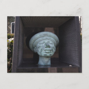 Adam - Skulptur auf Rudolf Hausners Grab Postkarte