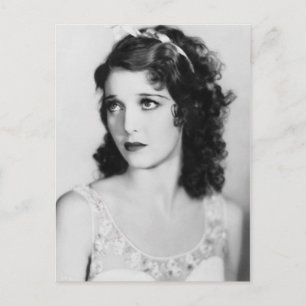 Adara, elegantes Schwarz-Weiß-Vintage-Foto Postkarte
