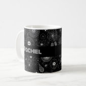 Add Your Name Floral Outline Black & White Pattern Kaffeetasse (Vorderseite Links)