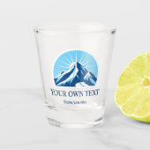 Add your own text ski resort mountain souvenir  schnapsglas (Vorderseite)