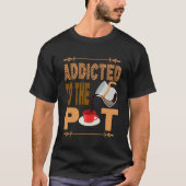 Addicted to the Pod Coffee Alert Apparel Barista T-Shirt (Vorderseite)