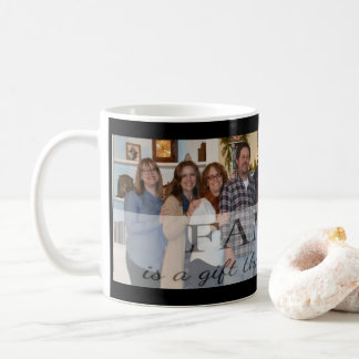 Addieren Sie Ihr Familien-Foto, um diese Tasse zu