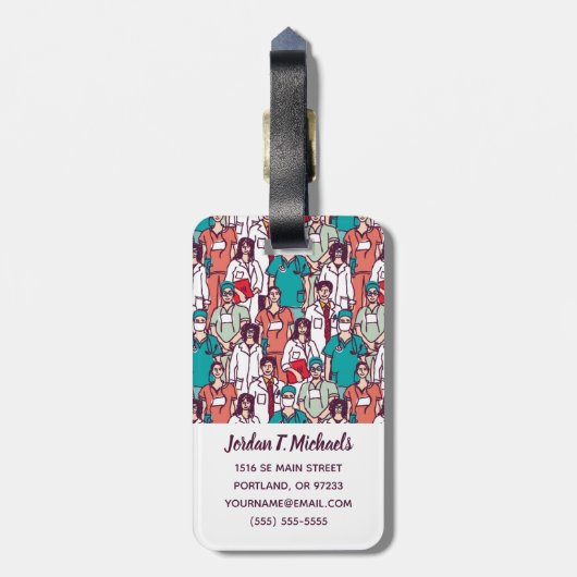 Addieren Sie Ihr Namens| Doktor-u. Chirurg-Muster Gepäckanhänger (Rückseite vertikal)