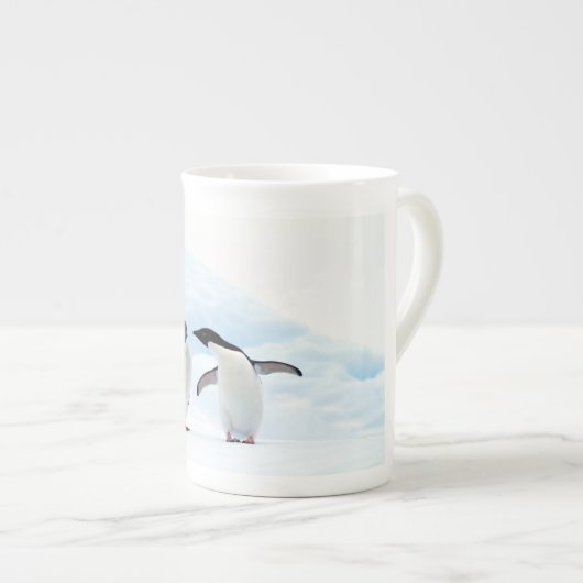 Adelie Penguins Porzellantasse (Vorderseite Rechts)