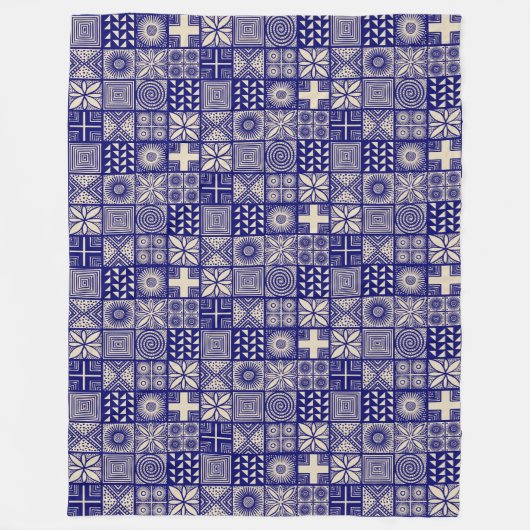 Adire Pattern - Deep Blue und Beige Fleecedecke (Vorderseite)