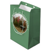 Adirondack Lean to im Herbst Artikel der Geburtsta Mittlere Geschenktüte (Rückseite Schrägansicht)