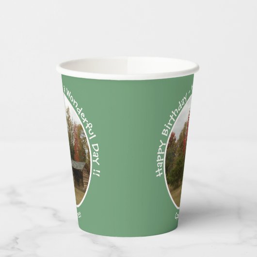 Adirondack Lean to im Herbst Artikel der Geburtsta Pappbecher (Links)