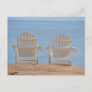 Adirondack-Stühle am Meer Postkarte