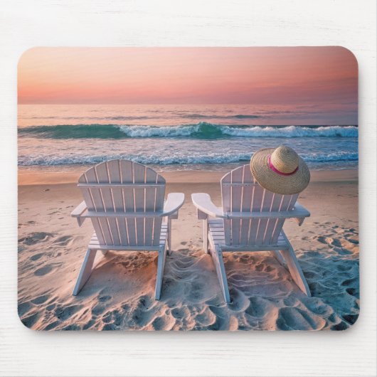 Adirondack-Stühle am Strand von Tropical Mousepad (Vorne)