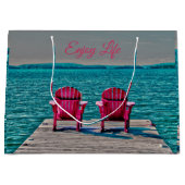 Adirondack-Stühle genießen das Leben in der Hütte Große Geschenktüte (Vorderseite)