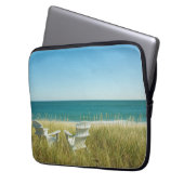 Adirondack Stühle in den Dünen Laptopschutzhülle (Vorderseite Links)