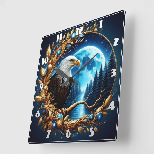 Adler auf Baumzweig unter Mondlicht Quadratische Wanduhr (Winkel)