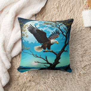 Adler auf Baumzweig unter Vollmond Kissen