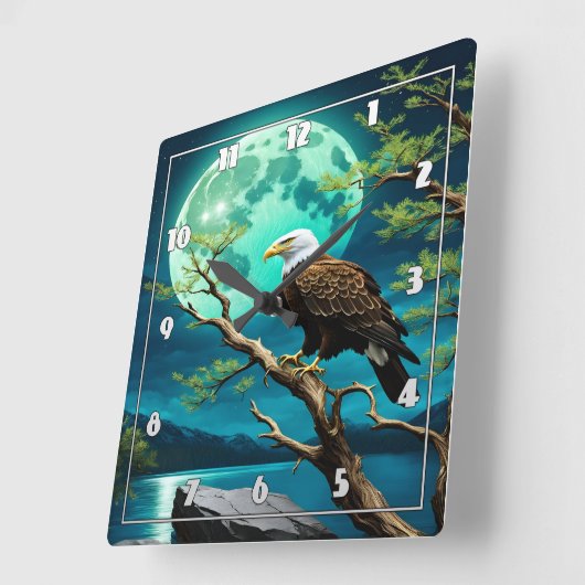 Adler auf Zweig unter Vollmondlicht Quadratische Wanduhr (Winkel)