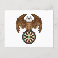 Adler bei Darts mit Dartboard