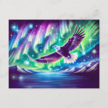 Adler, der über den Bergsee fliegt Nordlichter
