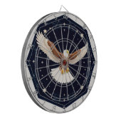 Adler, der vor sternidem Hintergrund fliegt Dartscheibe (Vorderseite Links)