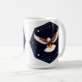 Adler, der vor sternidem Hintergrund fliegt Kaffeetasse (VorderseiteRechts)