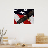 Adler fliegt über amerikanische Flagge Poster (Küche)