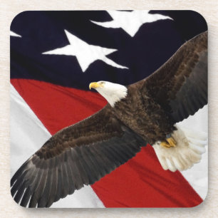 Adler fliegt über amerikanische Flagge Untersetzer