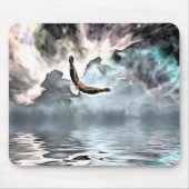 Adler fliegt über der Wasseroberfläche Mousepad (Vorne)