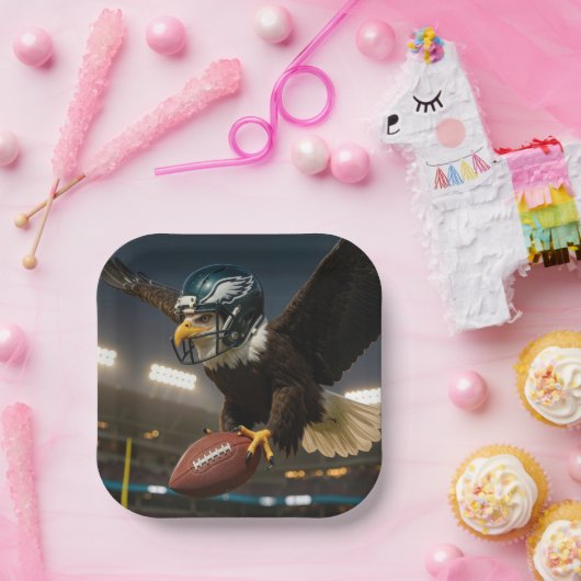 Adler mit Fußball und Helm im Stadion Pappteller (Party)