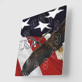 Adler und amerikanische Flagge Quadratische Wanduhr (Winkel)