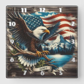 Adler unter amerikanischer Flagge Quadratische Wanduhr (Vorderseite)