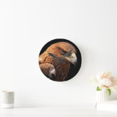 Adlerportrait auf schwarz abgeschieden runde wanduhr (Zuhause)