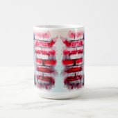 Adlerprofil auf Backsteinmauer Kaffeetasse (Mittel)